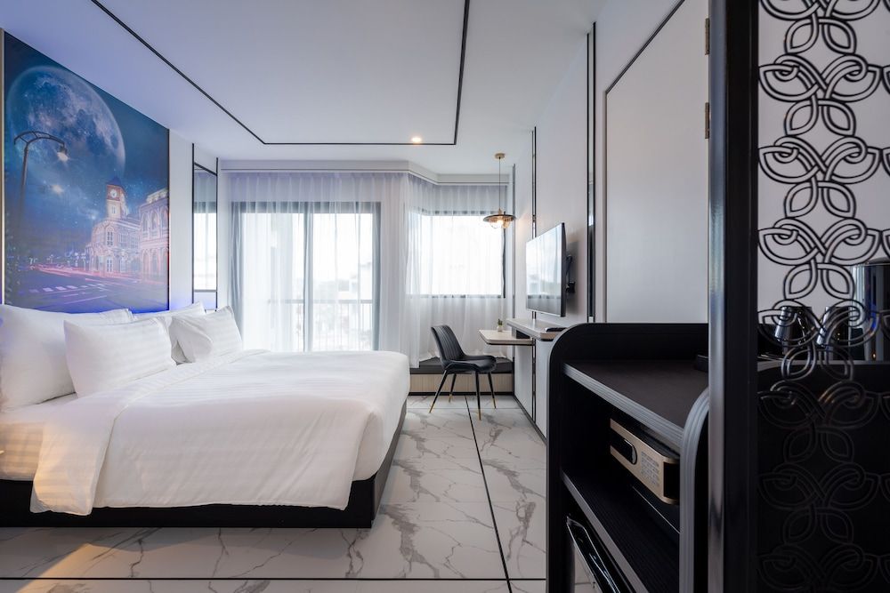 Ratri Hotel Phuket Old Town Classic King 3
