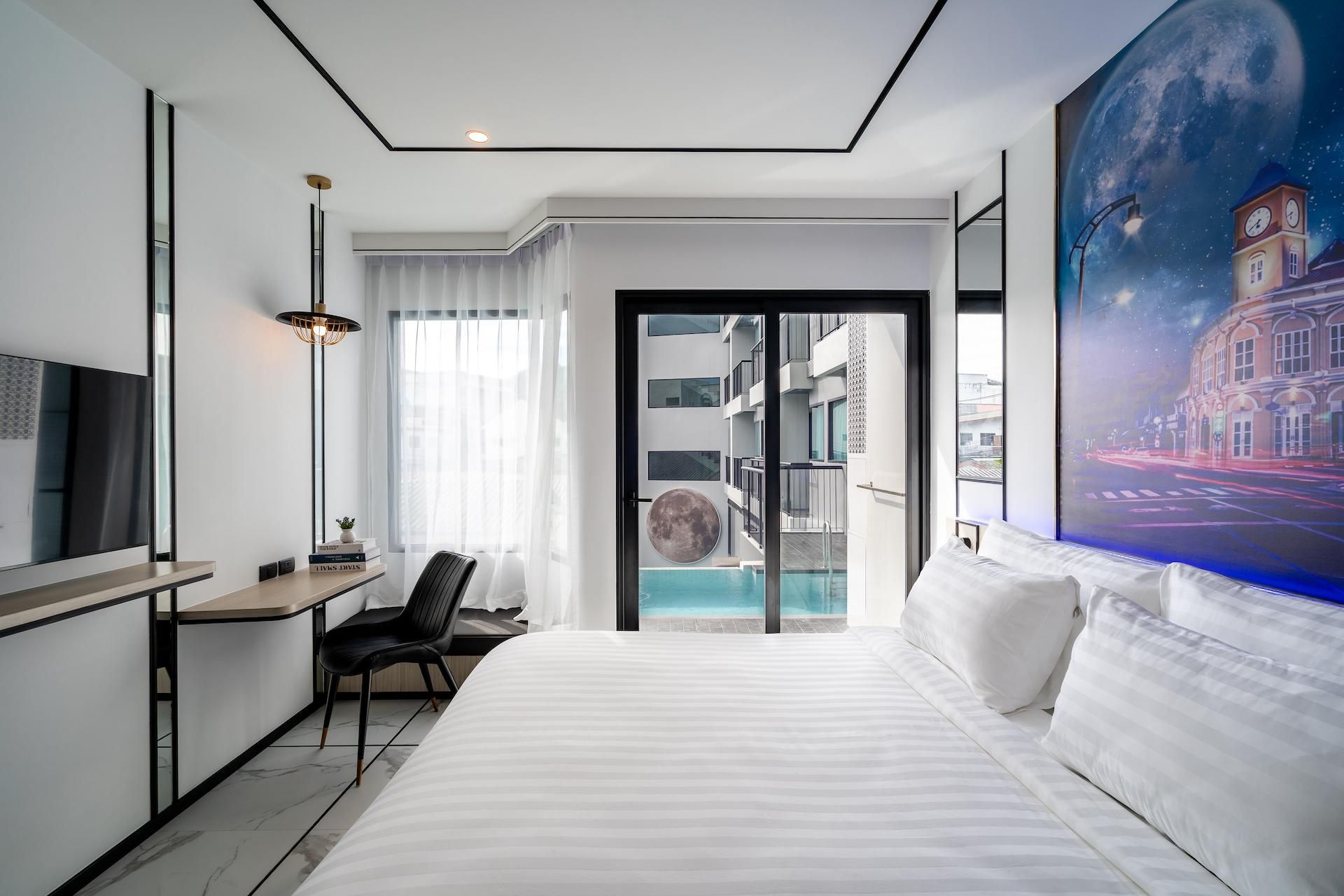 Deluxe Pool Access Room