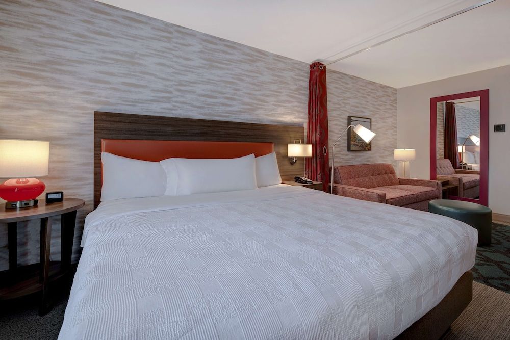 Studio, 1 King Bed, Accessible (Hearing)