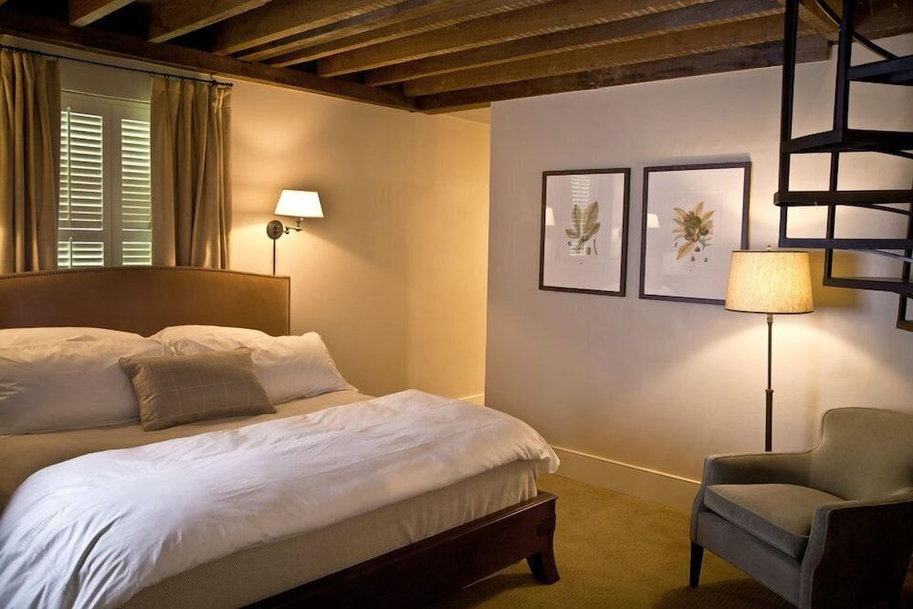 Dunleith Historic Inn Courtyard King Room 3