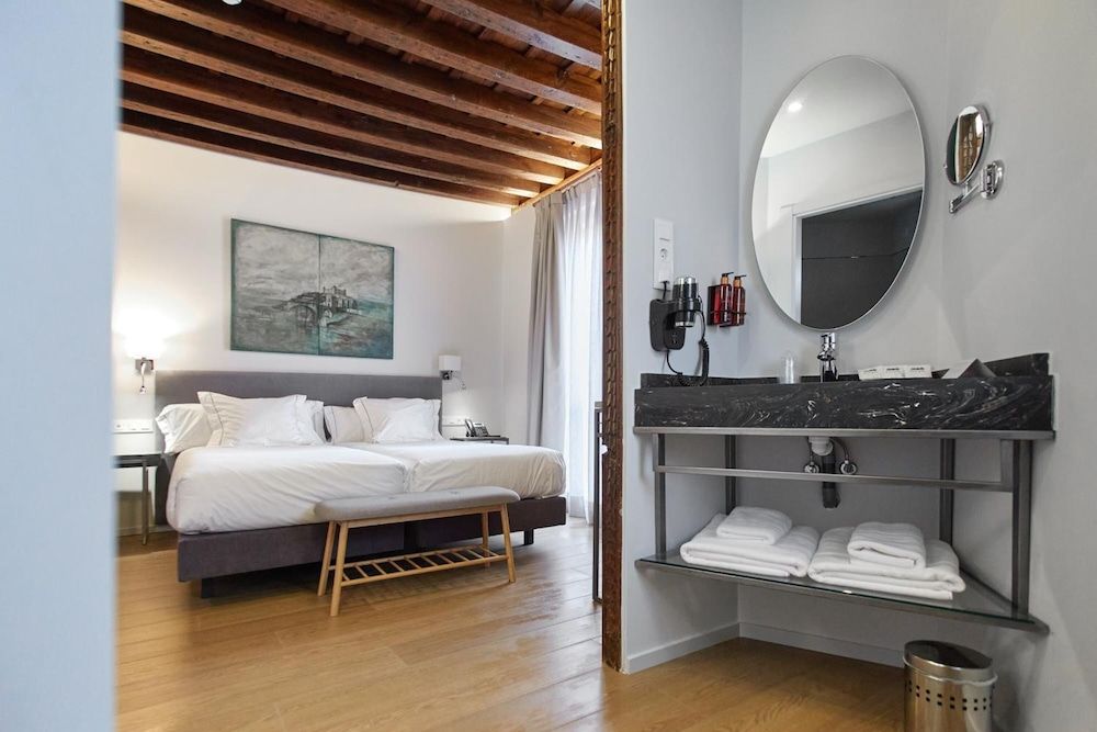 Posada de la Silleria Superior Double Room 6