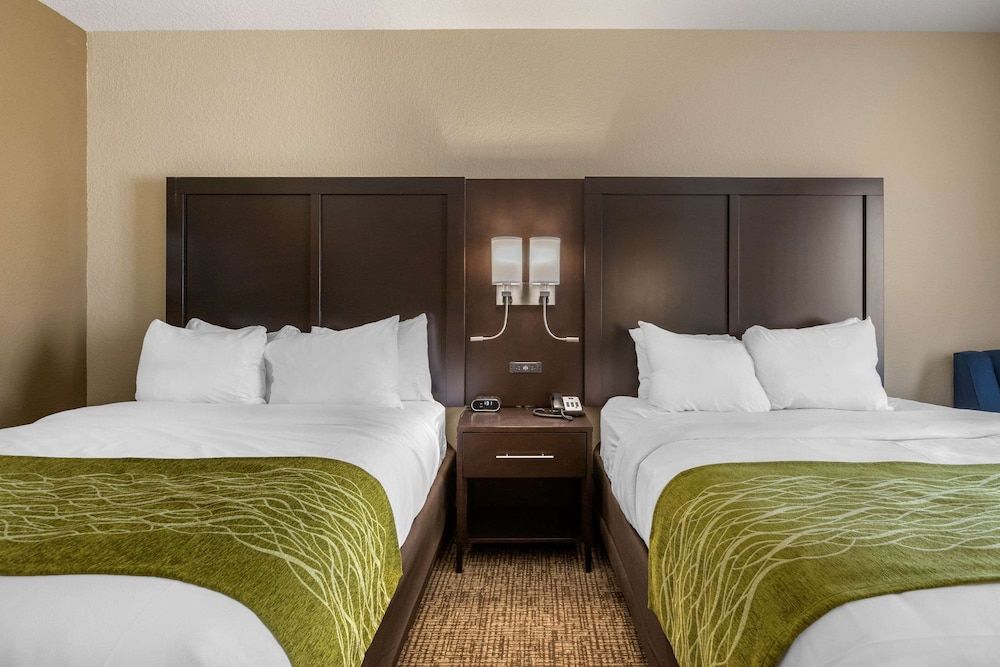 Comfort Inn & Suites Cedar Rapids CID Eastern Iowa Airport Room, 2 Queen Beds, Accessible, Non Smoking 2