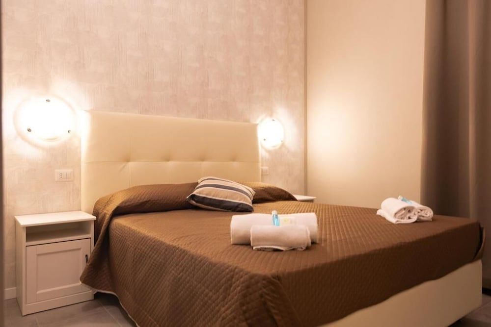 undefined Hotel Golden Milano 4