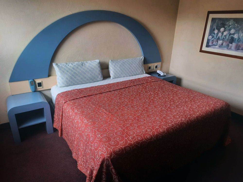 undefined Hotel Pal 10