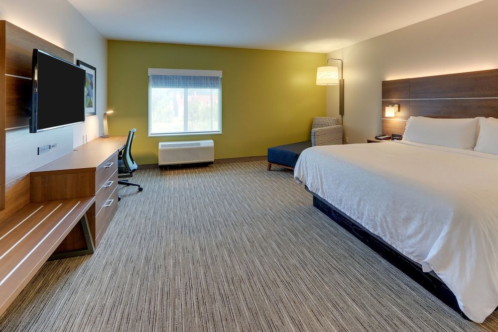 Standard Room, 1 King Bed