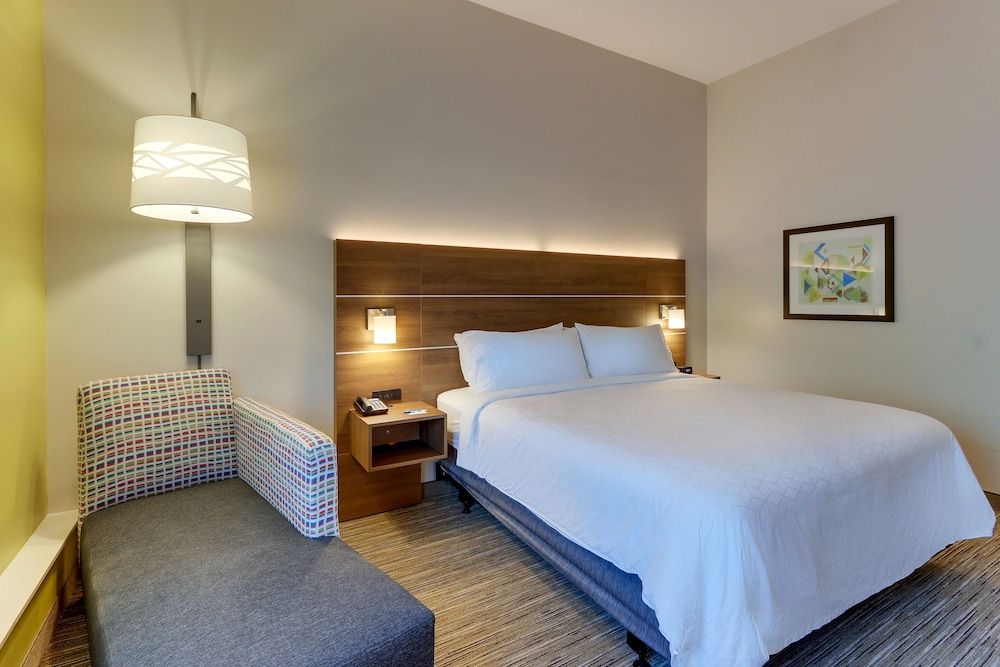 Standard Room, 1 King Bed, Accessible (Communication)