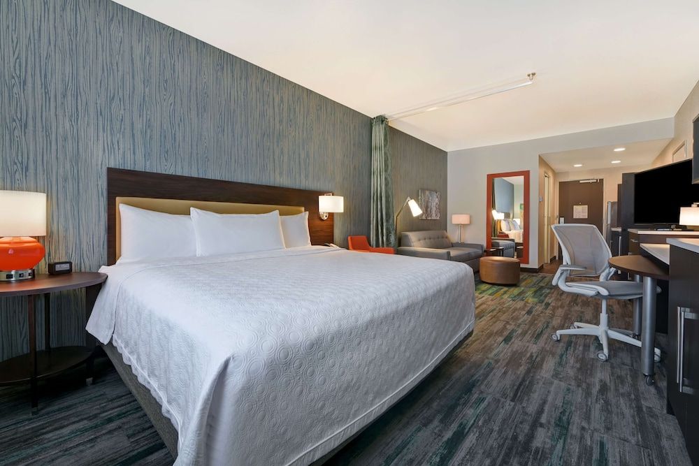 Studio Suite, 1 King Bed, Non Smoking