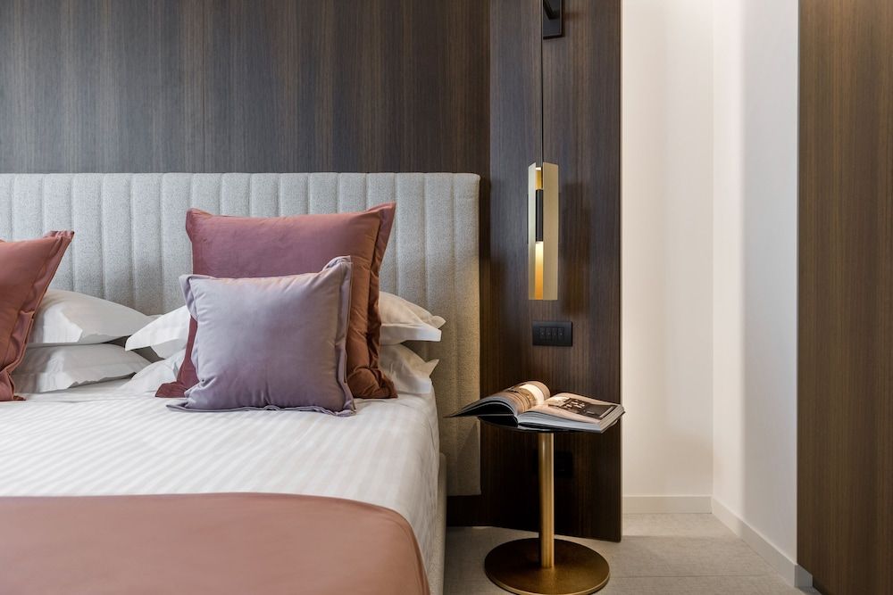 We Me Suite Hotel Junior Suite, Hot Tub 4