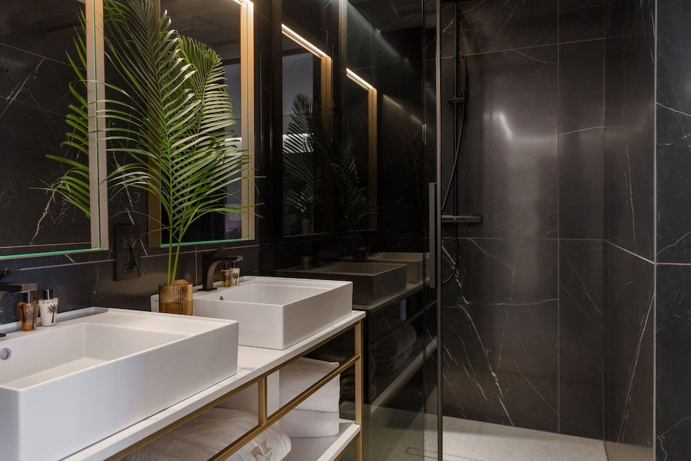 We Me Suite Hotel Junior Suite, Hot Tub 6