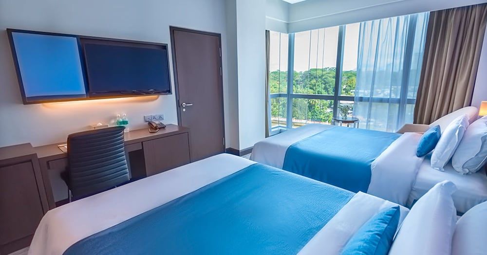 Astana Wing - Riverside Majestic Hotel Superior King City View 4