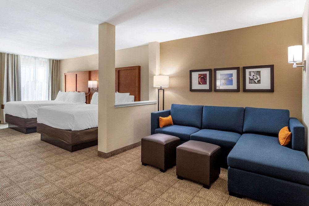 Suite, Multiple Beds, Non Smoking