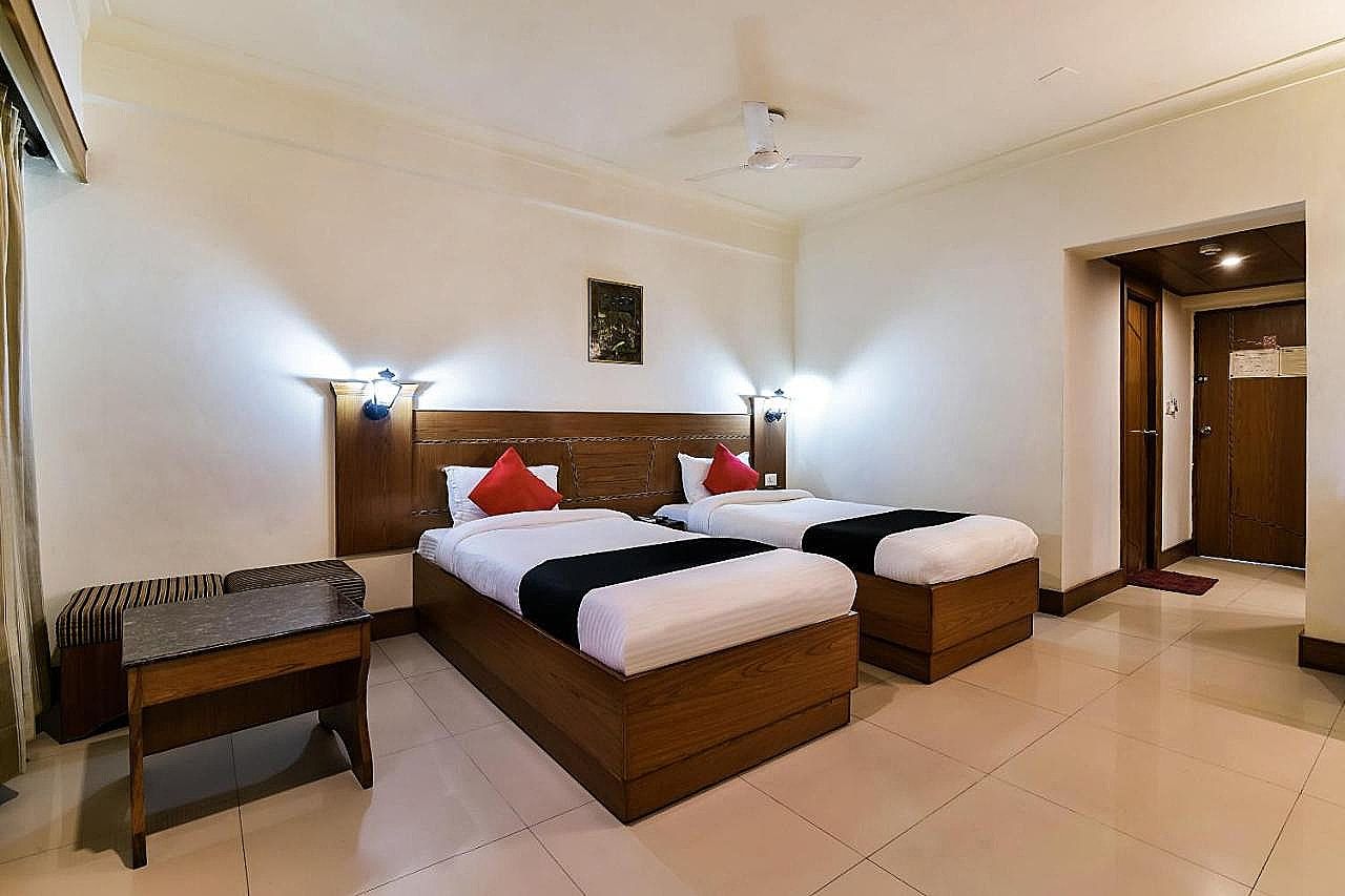 Hotel Atithi Deluxe Room 5