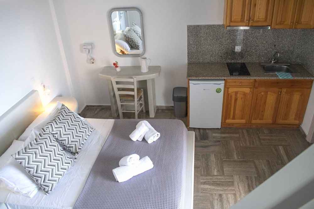 undefined Pension George 2