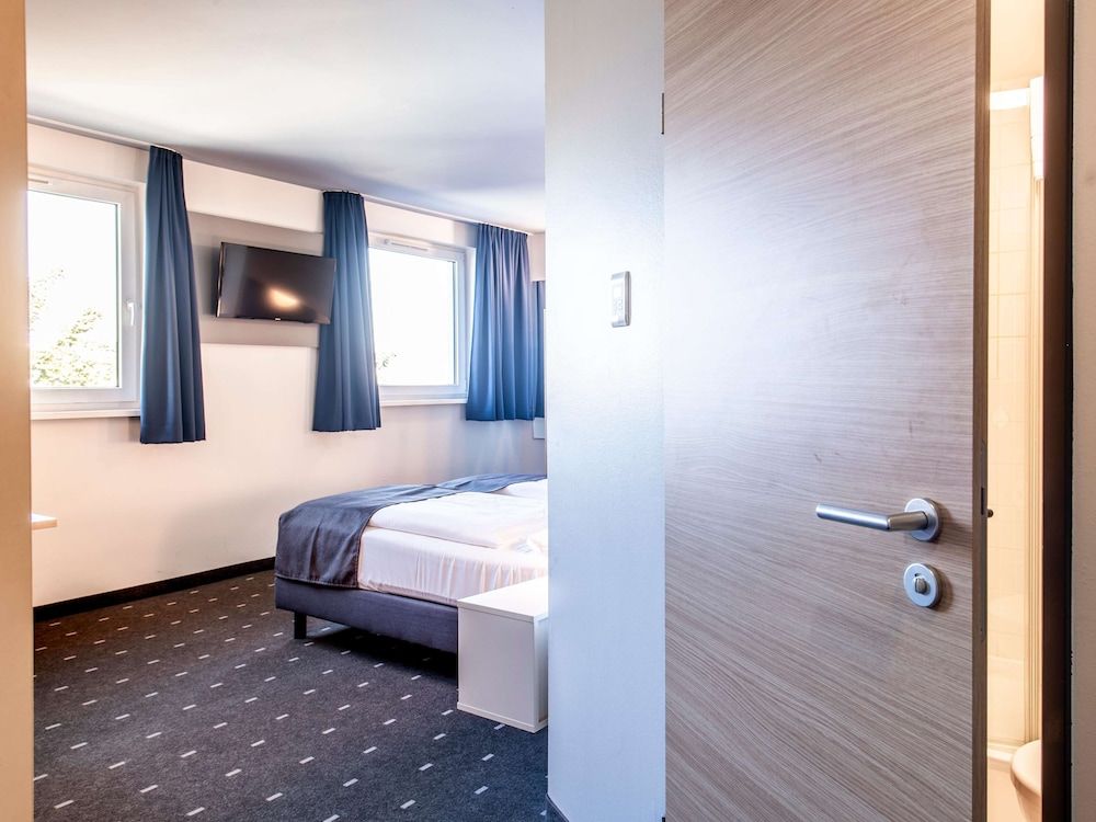 undefined B&B Hotel München City-Nord 9