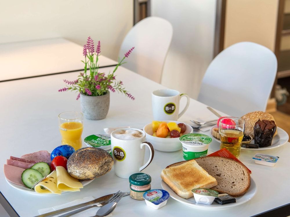 undefined B&B Hotel München City-Nord 8