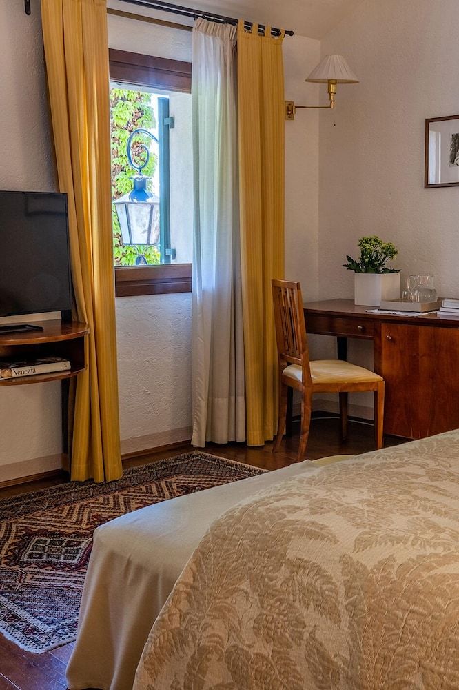 Albergo Al Sole Classic Quadruple Room 4