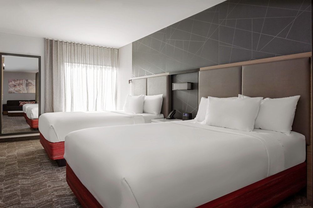Suite, 2 Queen Beds (Mobility/Hearing Accessible, Tub)
