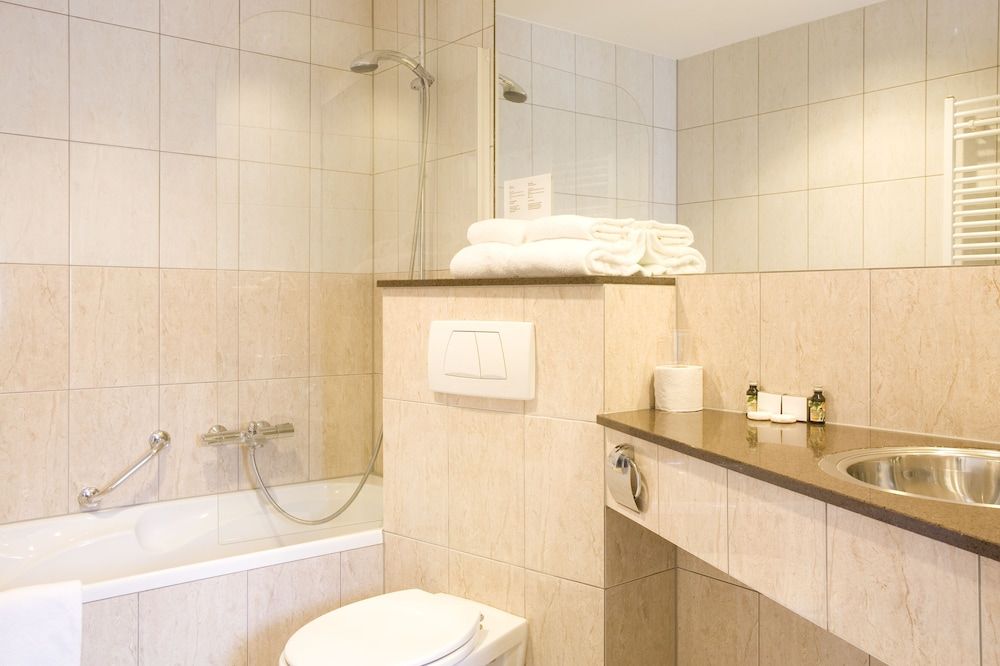 Hotel Roermond Next Door Twin Room 5