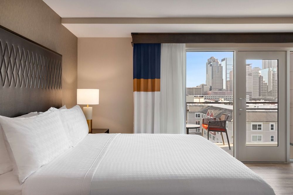 Studio, 1 King Bed, Non Smoking, Balcony