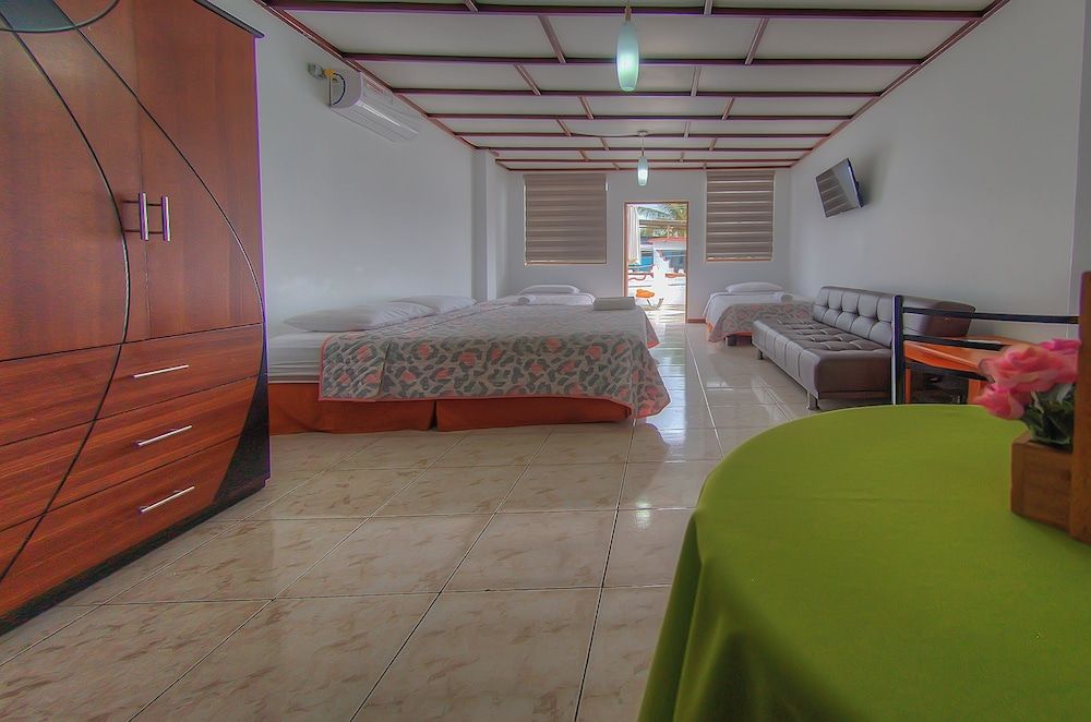 Galapagos Dreams Standard Quadruple Room