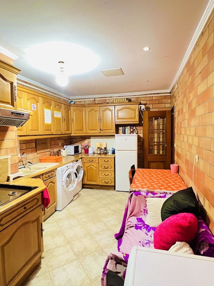 Garden Guest House Twin Room 3