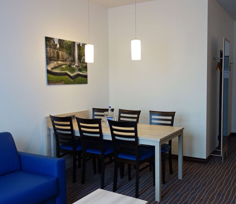 Amber Econtel München Junior Suite 4