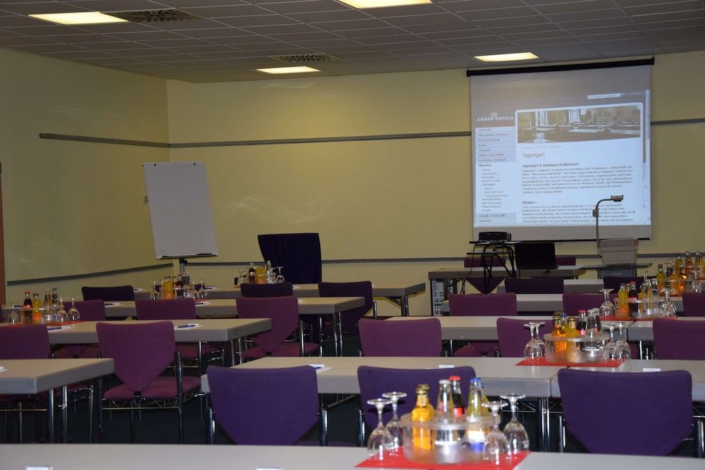 undefined Amber Econtel München 7