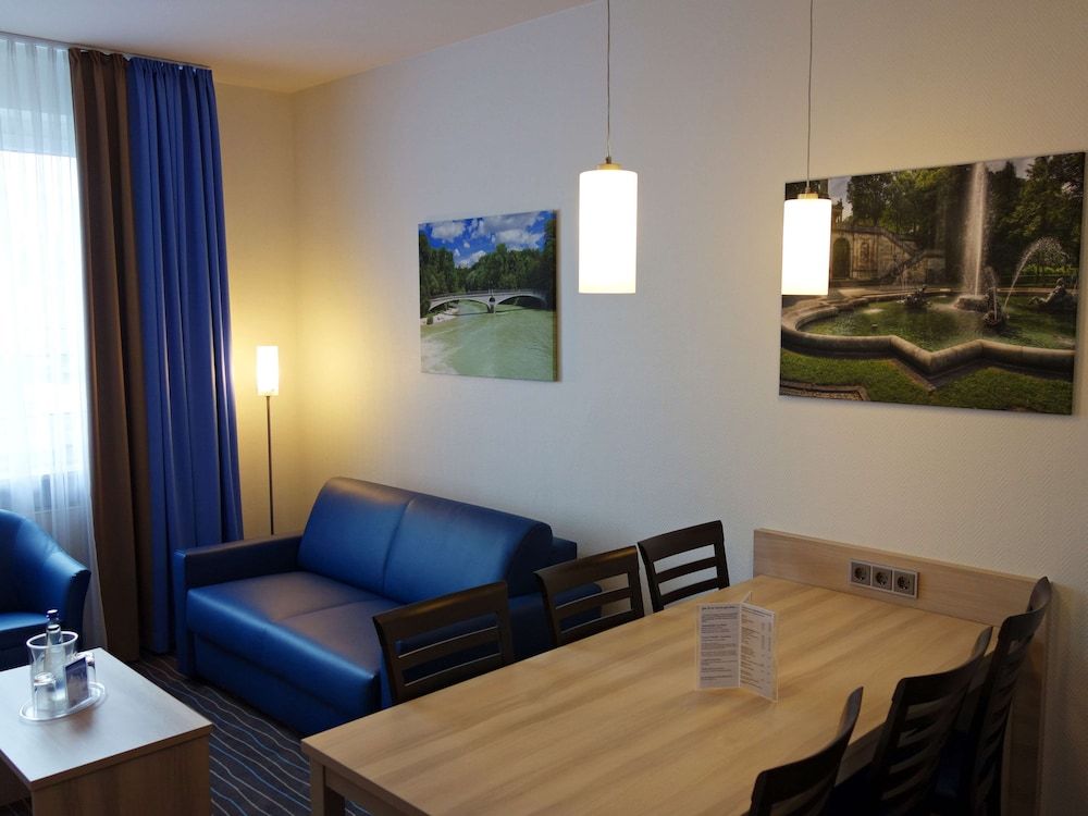 Amber Econtel München Junior Suite 2