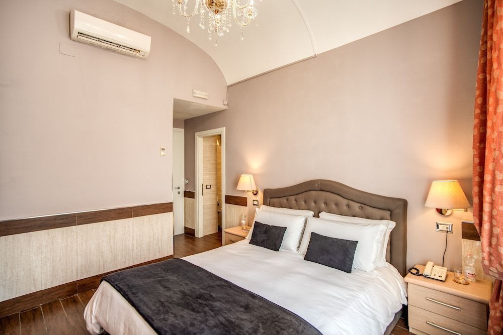 Hotel San Valentino Classic Double Room 4