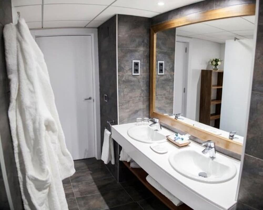 Tuc Blanc Double Room 8