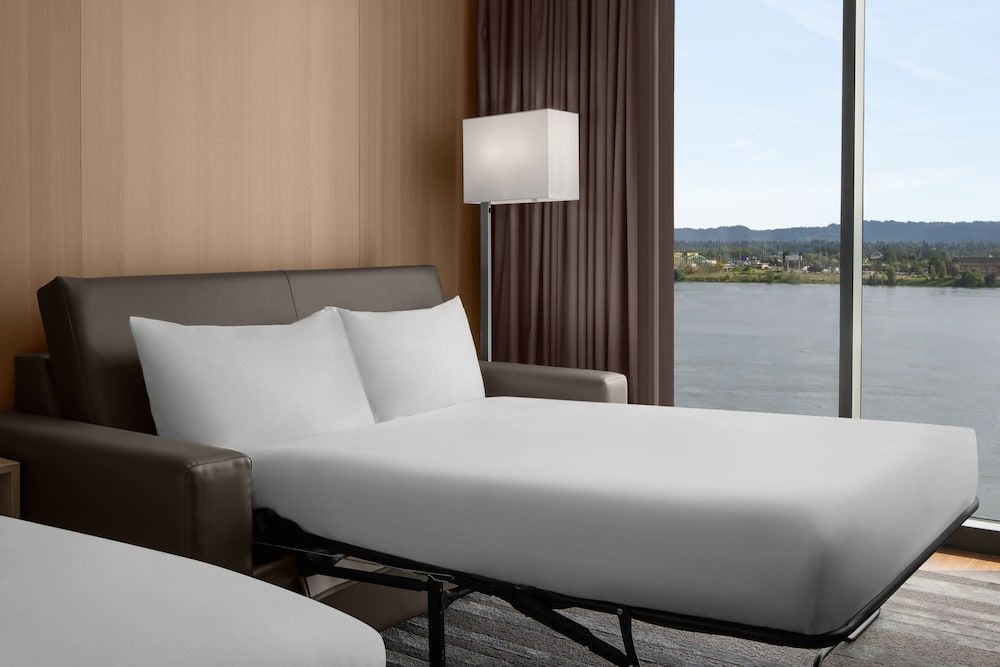 Room, 1 King Bed with Sofa bed, River View (Hearing Accessible)