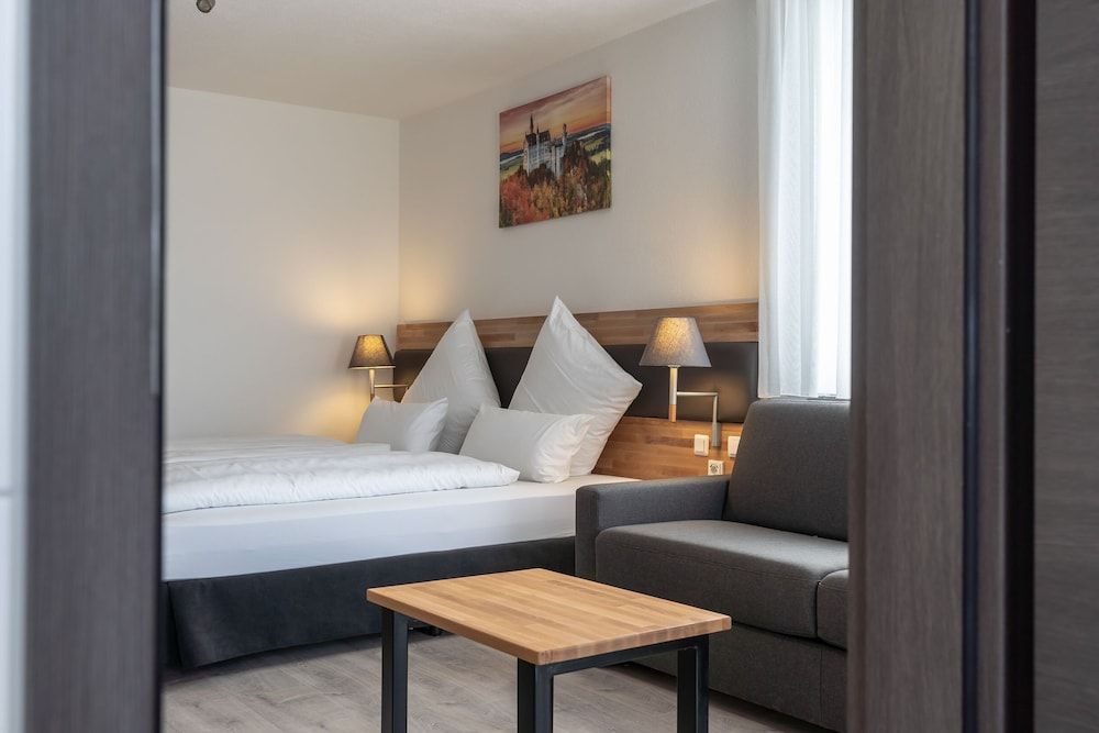 Family Room, 1 King Bed with Sofa bed