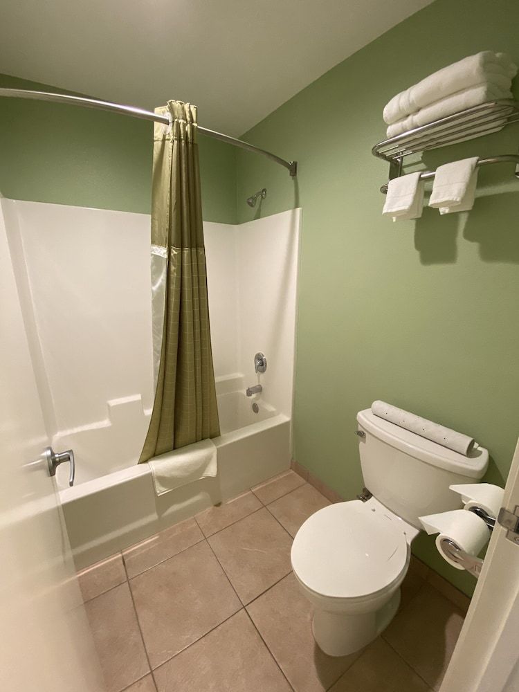 Rancho California Inn Deluxe Room 5