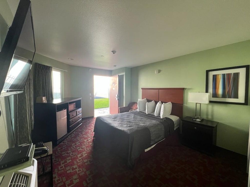 Room, 1 Queen Bed, Accessible
