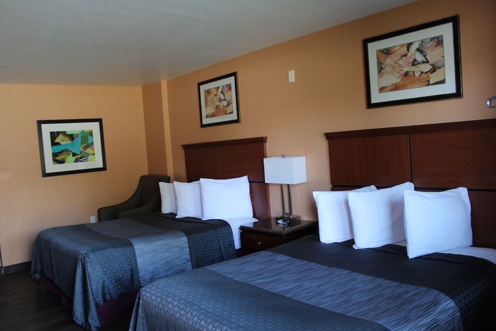 Rancho California Inn Deluxe Double Room 5