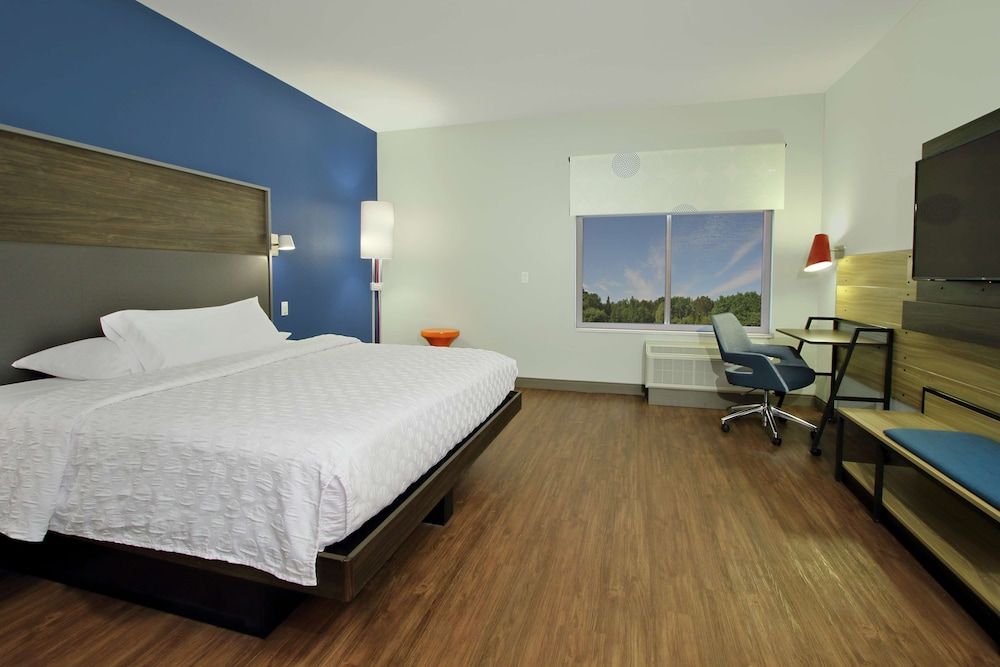 Room, 1 King Bed, Accessible (Hearing)