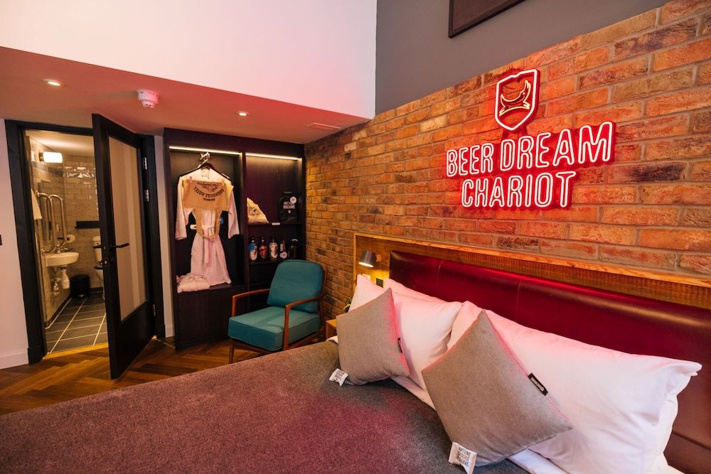 BrewDog DogHouse Edinburgh Punk Suite - Accessible 3