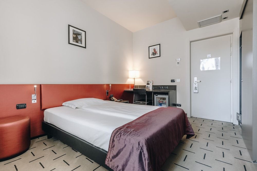 Hotel Continental Superior Double or Twin Room 3