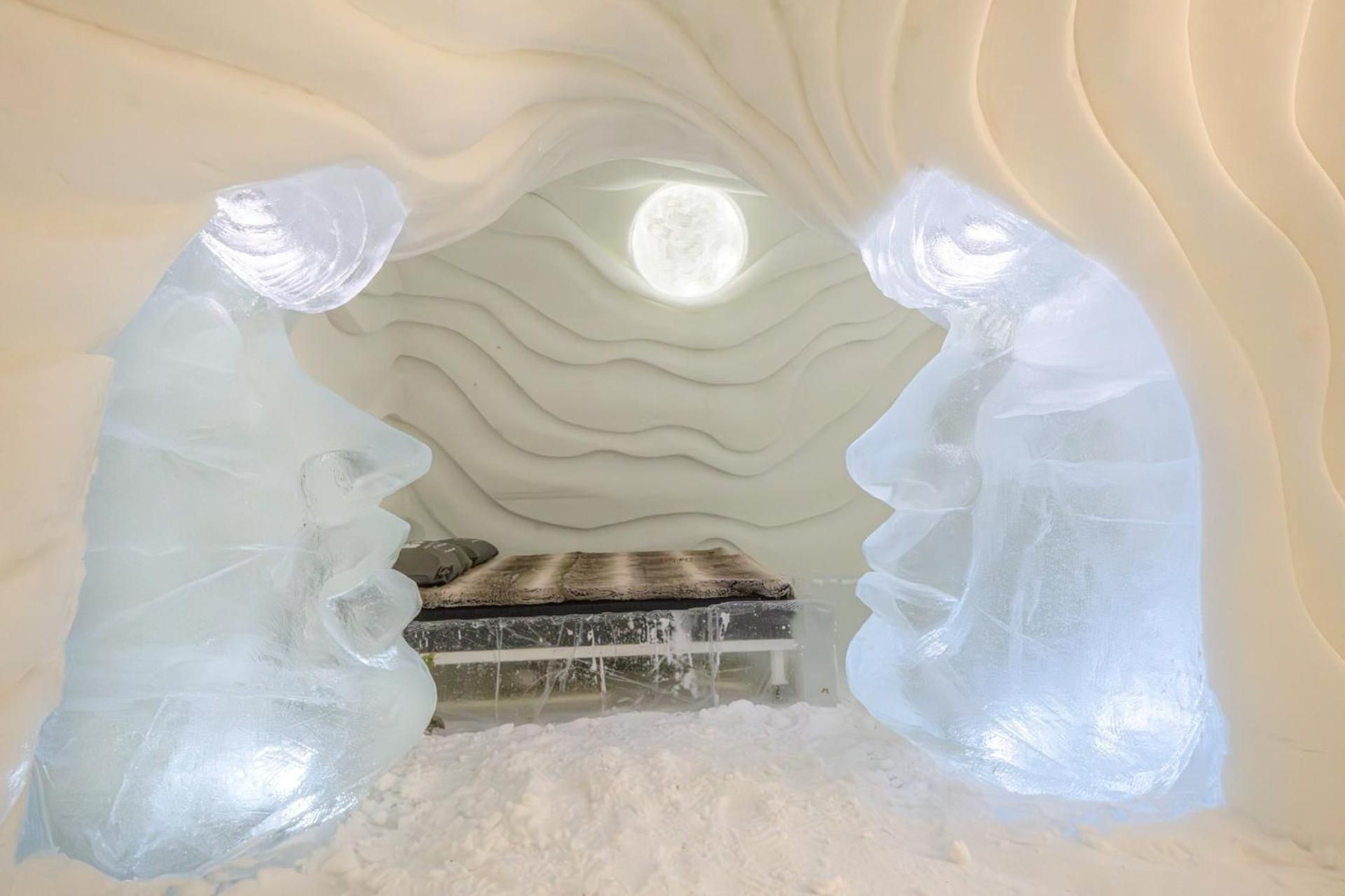 SnowHotel Suite