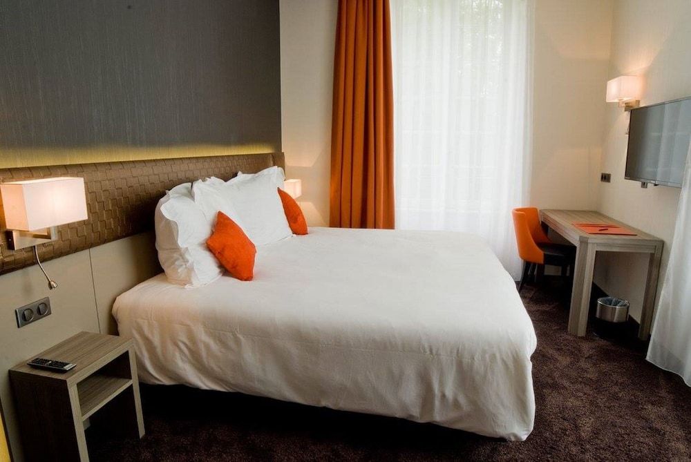 Les Jardins du Mess Deluxe Double Room (Artistique - 3 pers) 2