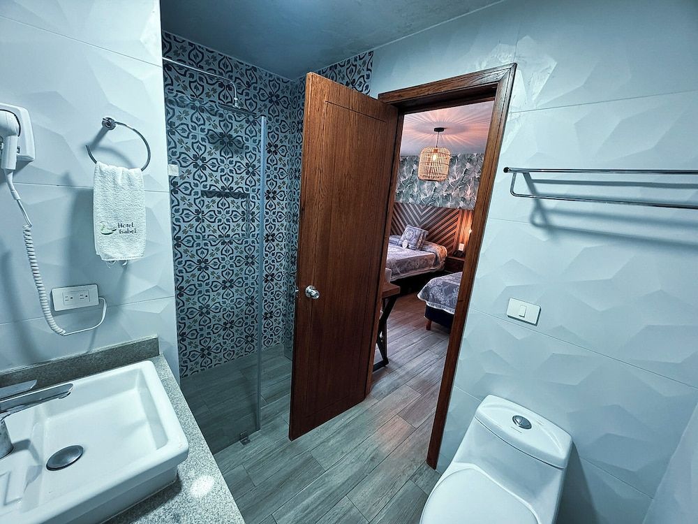 Hotel Isabel Standard Double Room, 2 Double Beds 4