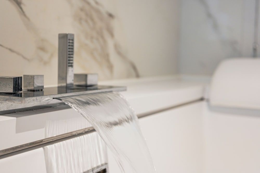 Hyperion City Hotel Superior Suite 11