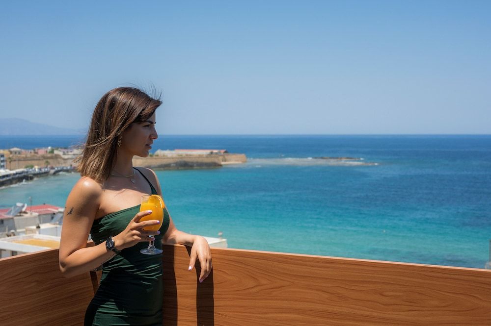 Hyperion City Hotel Superior Suite 7