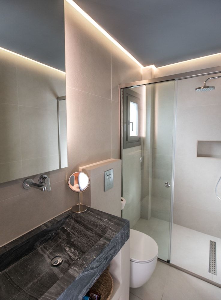 Sandom Deluxe Double Room, 1 King Bed, Non Smoking 12