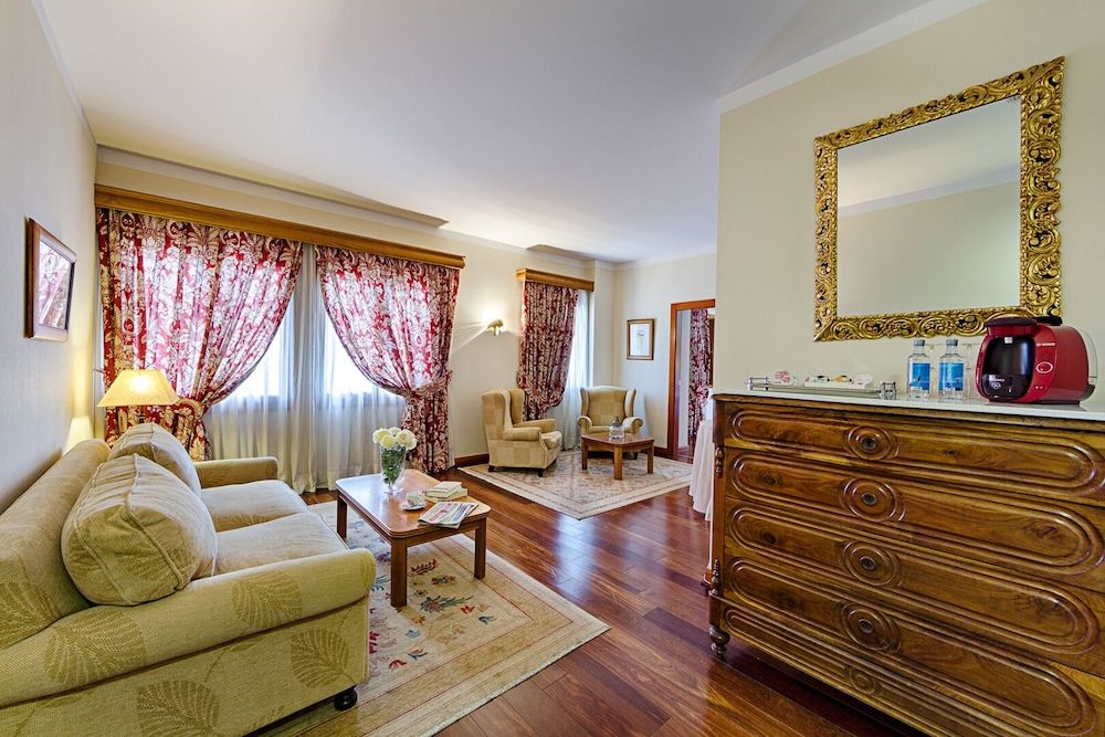 AZZ Peñafiel Las Claras Hotel & Spa Junior Suite 5