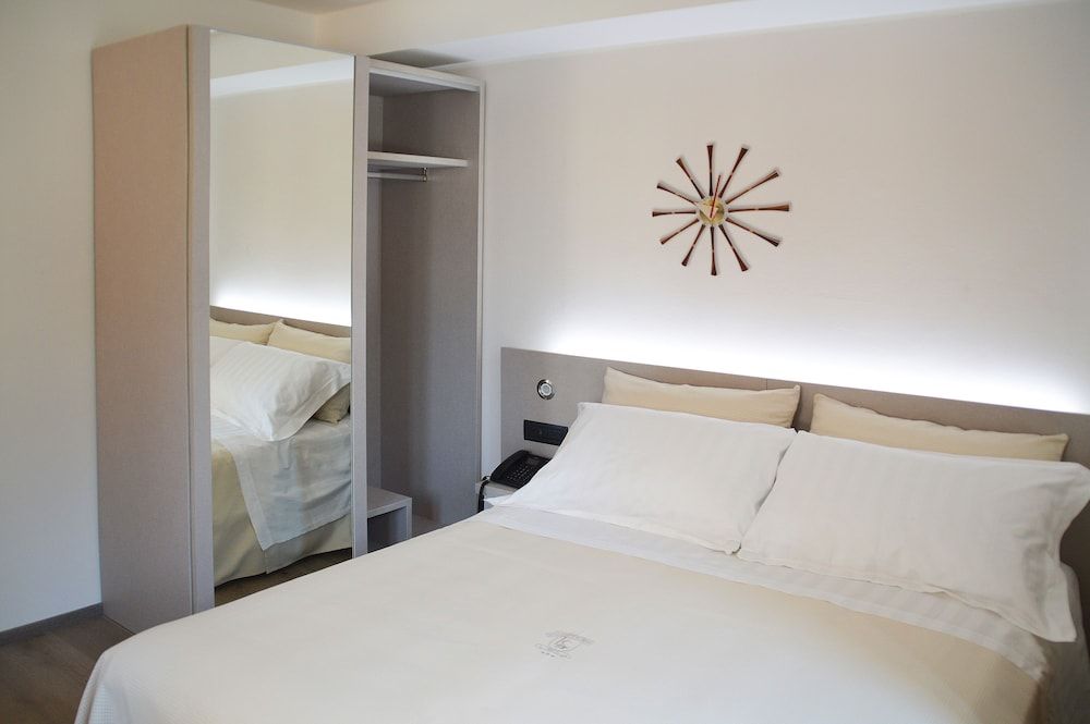 undefined Il Loggiato dei Serviti 3