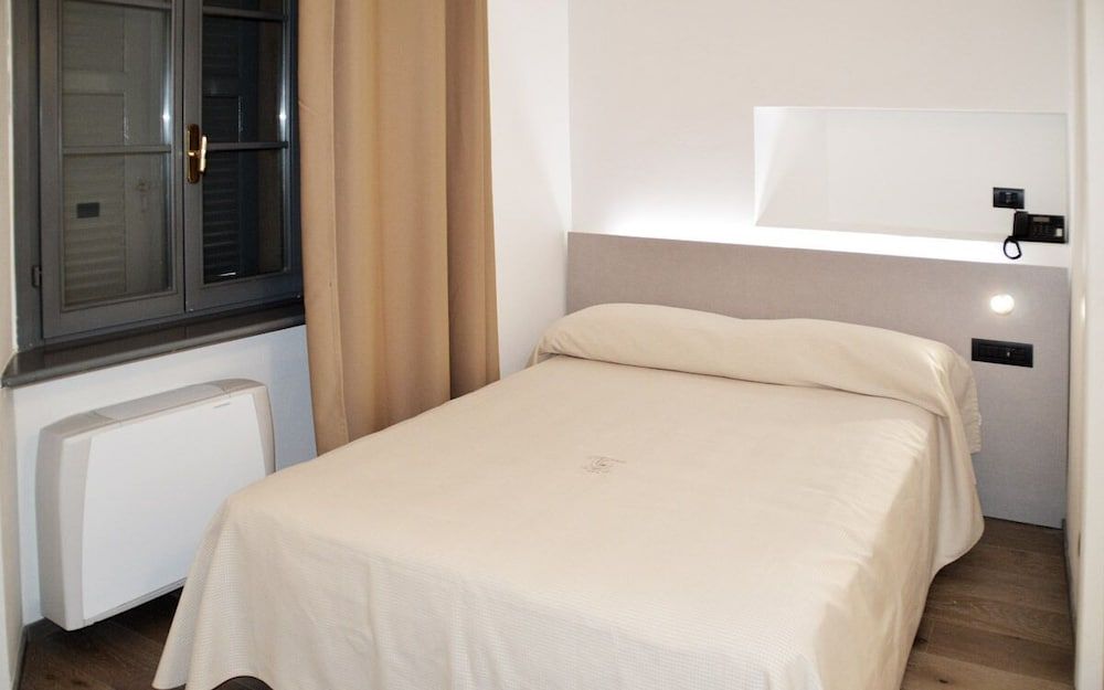 undefined Il Loggiato dei Serviti 5