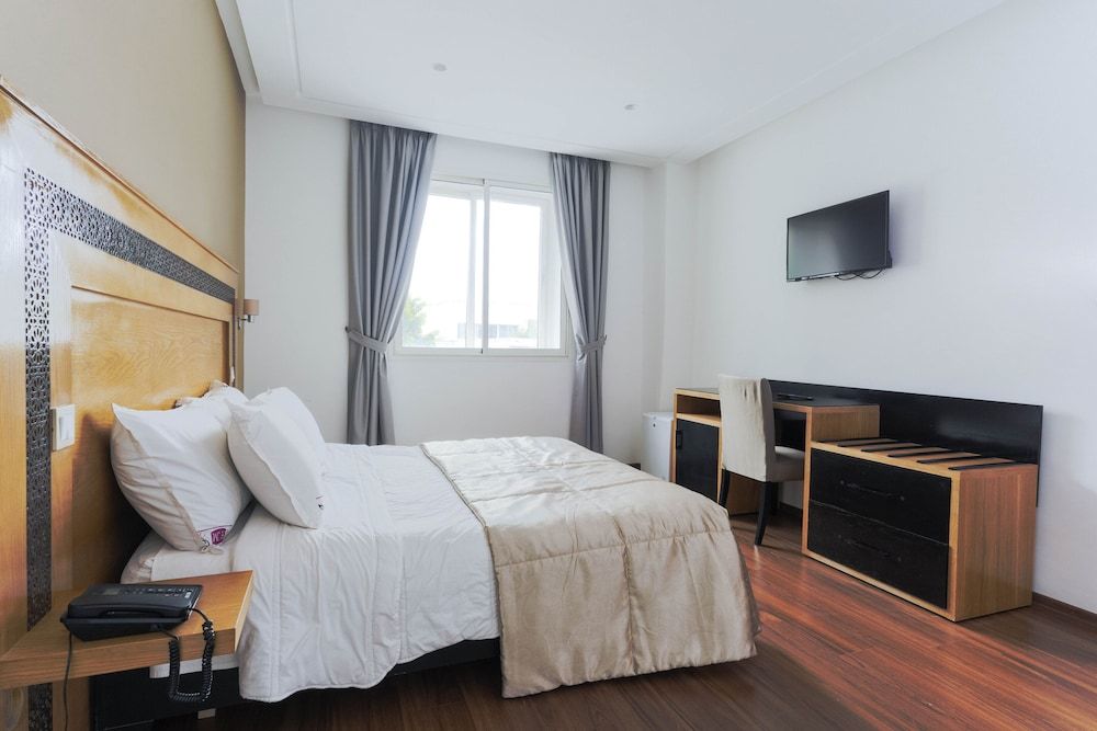 Hotel Mamora Room, 1 King Bed 2