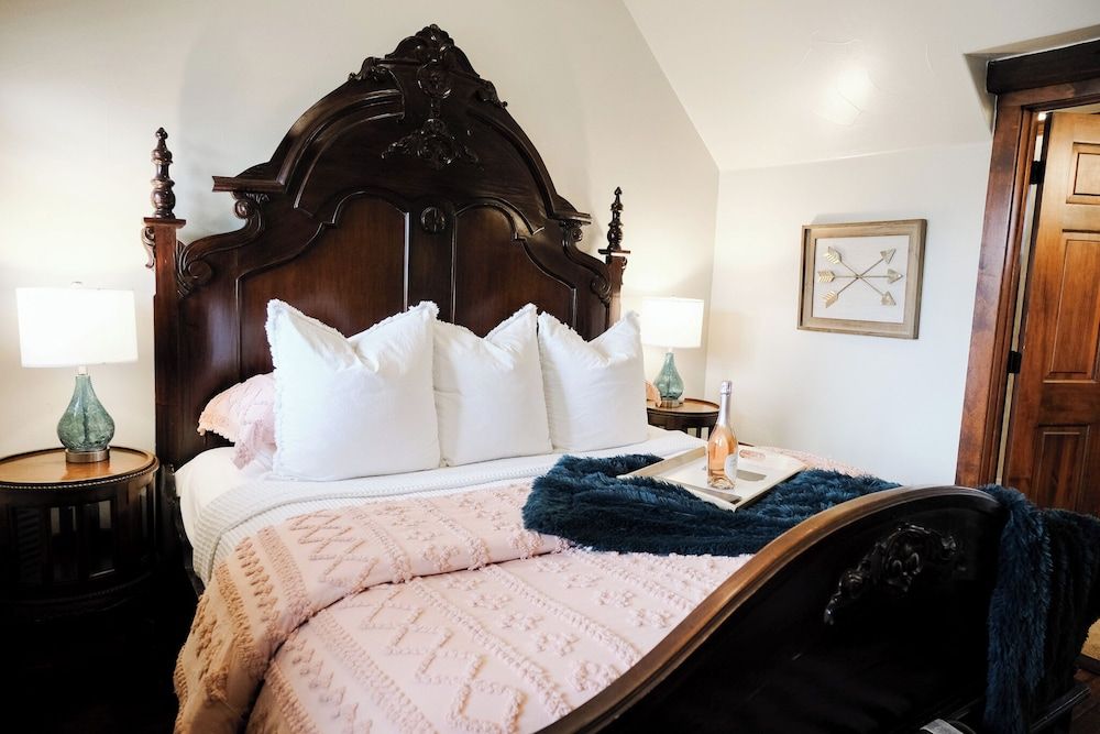 The Winchester Lodge Suite 12