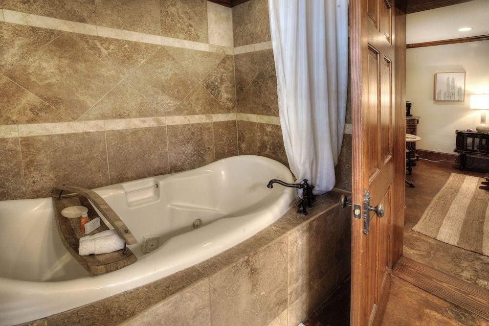 The Winchester Lodge Suite 9 7